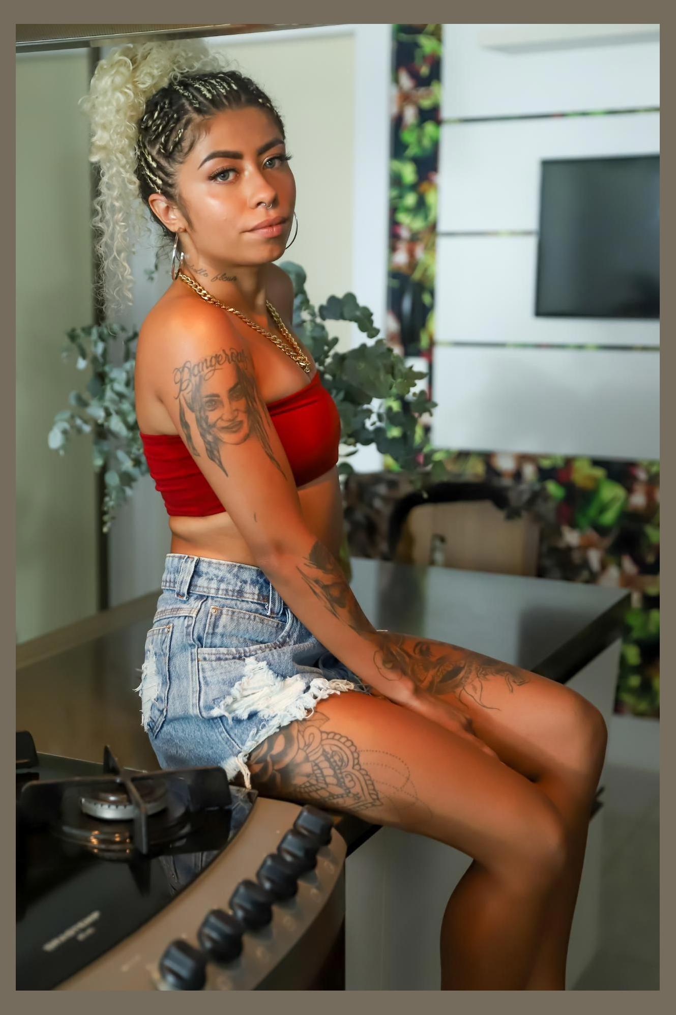 MC Bruna Alves